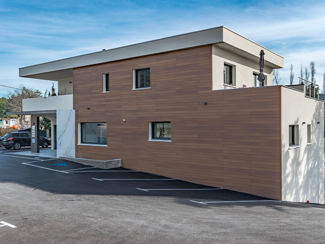 projet neowood de bardage Sensation Lisse teinte teck projet neowood de bardage Sensation Lisse teinte teck