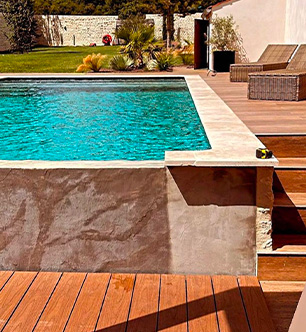 aménagement piscine hors sol avec terrasse composite teinte ipé