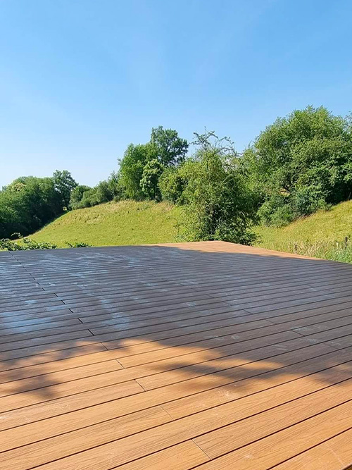Terrasse en composite couleur bois