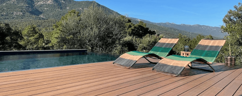terrasse en bois composite teck lisse