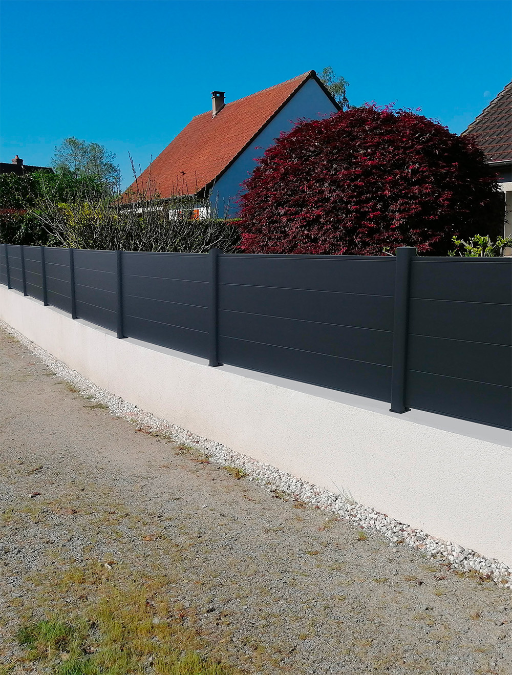 devanture de maison avec clôture aluminium