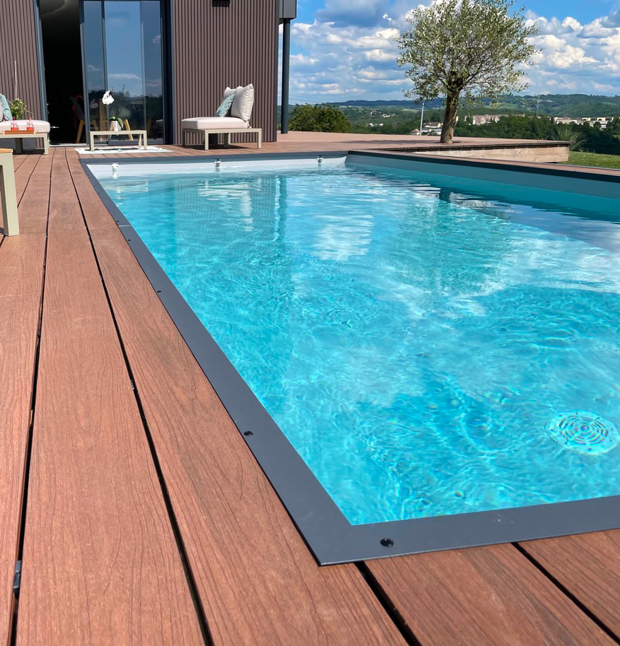 cornière aluminium en finition margelle de piscine